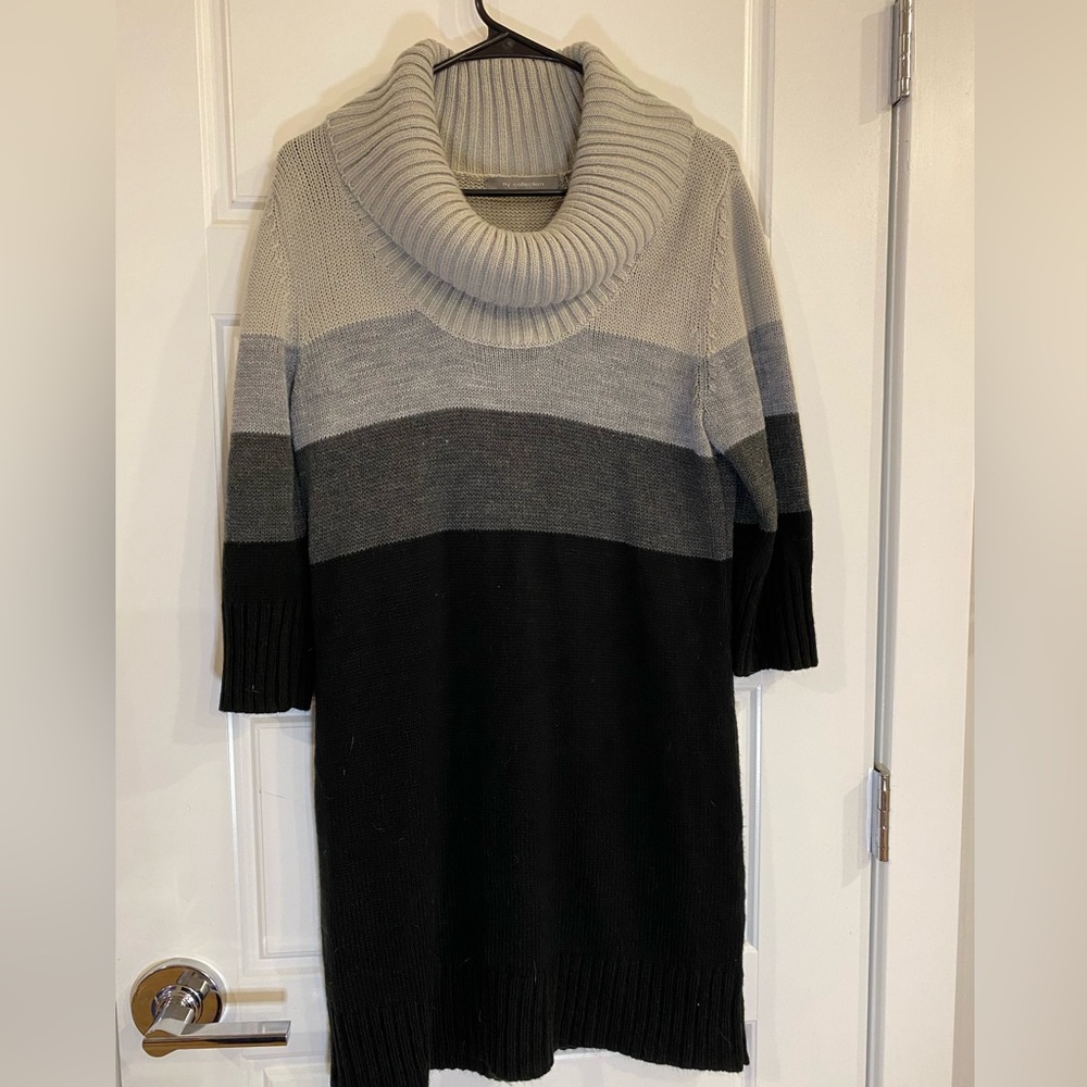 NY Collection Gray-black gradient sweater Medium